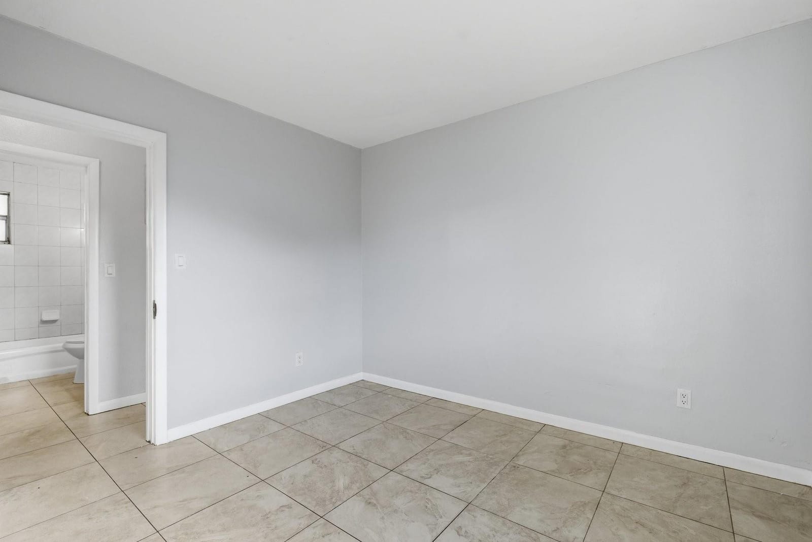 533 NW 15th Way — photo 12