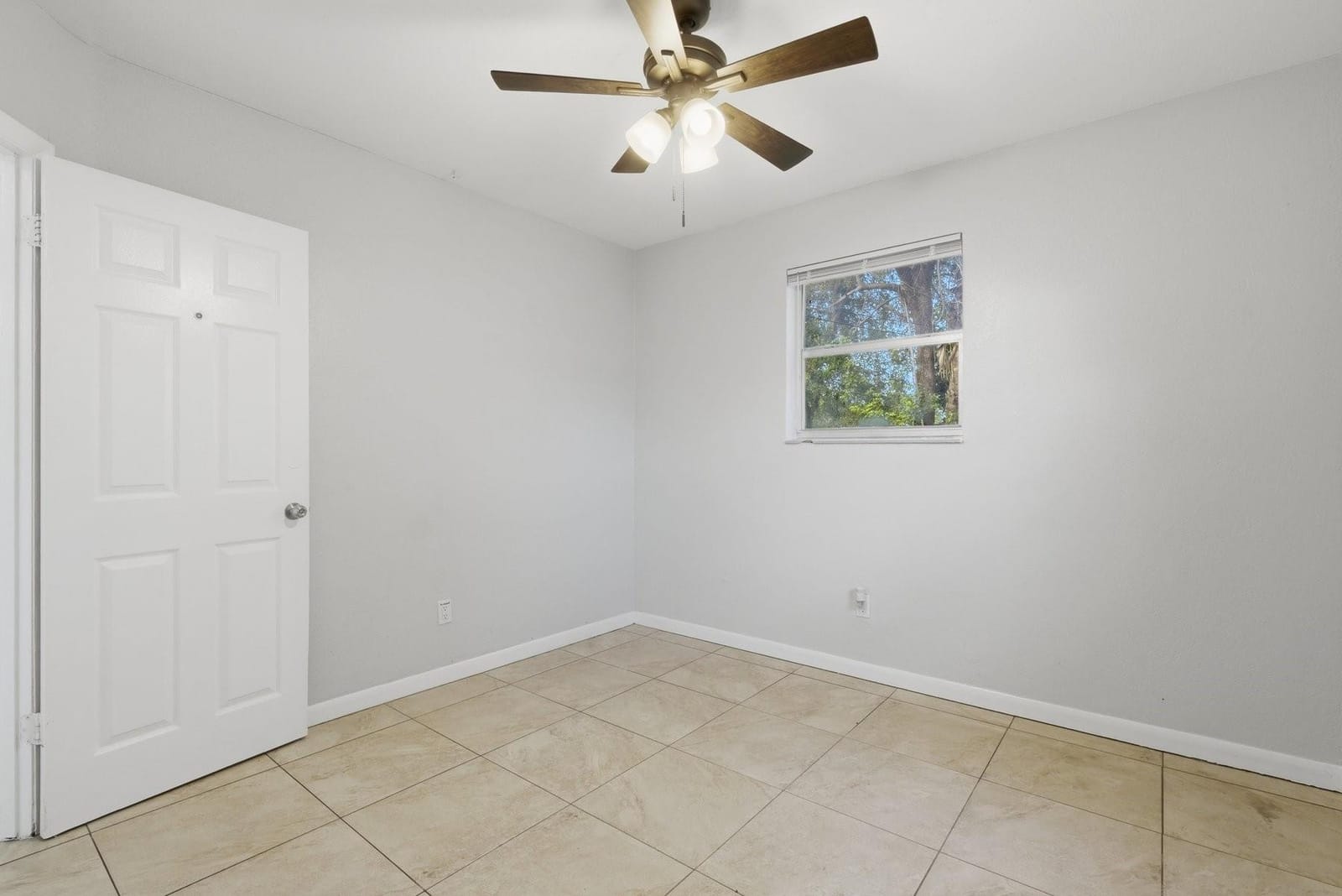 533 NW 15th Way, Fort Lauderdale, FL 33311 photo 16