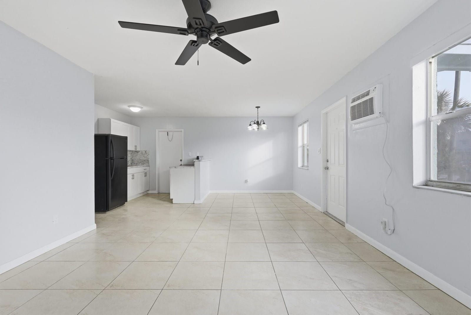 533 NW 15th Way — photo 3