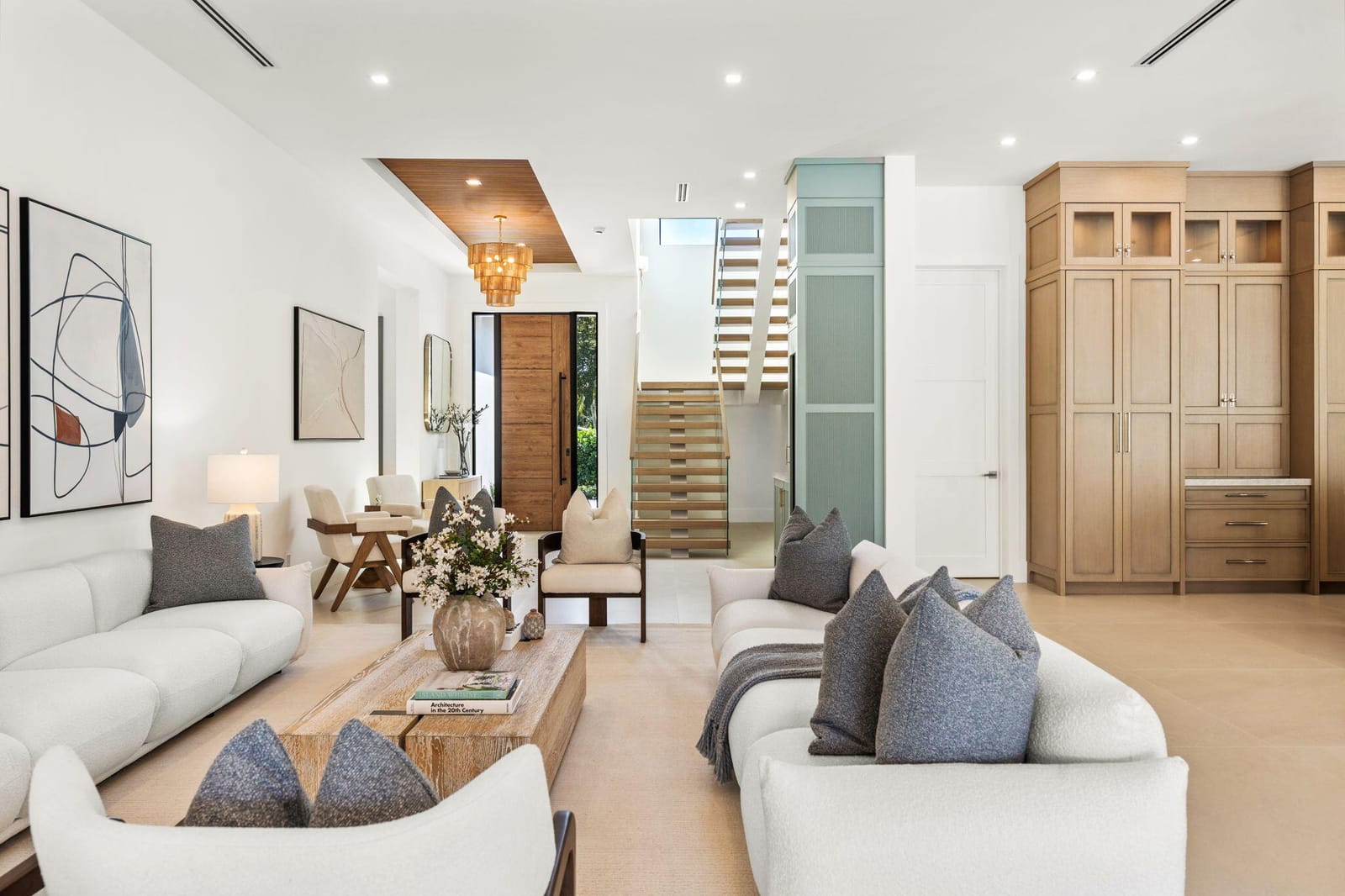 247 Seville Road — photo 8