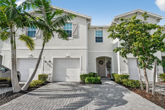 4301 Hammock Grove Drive, sold in Lakeshore At The Fountains, Lake Worth, FL