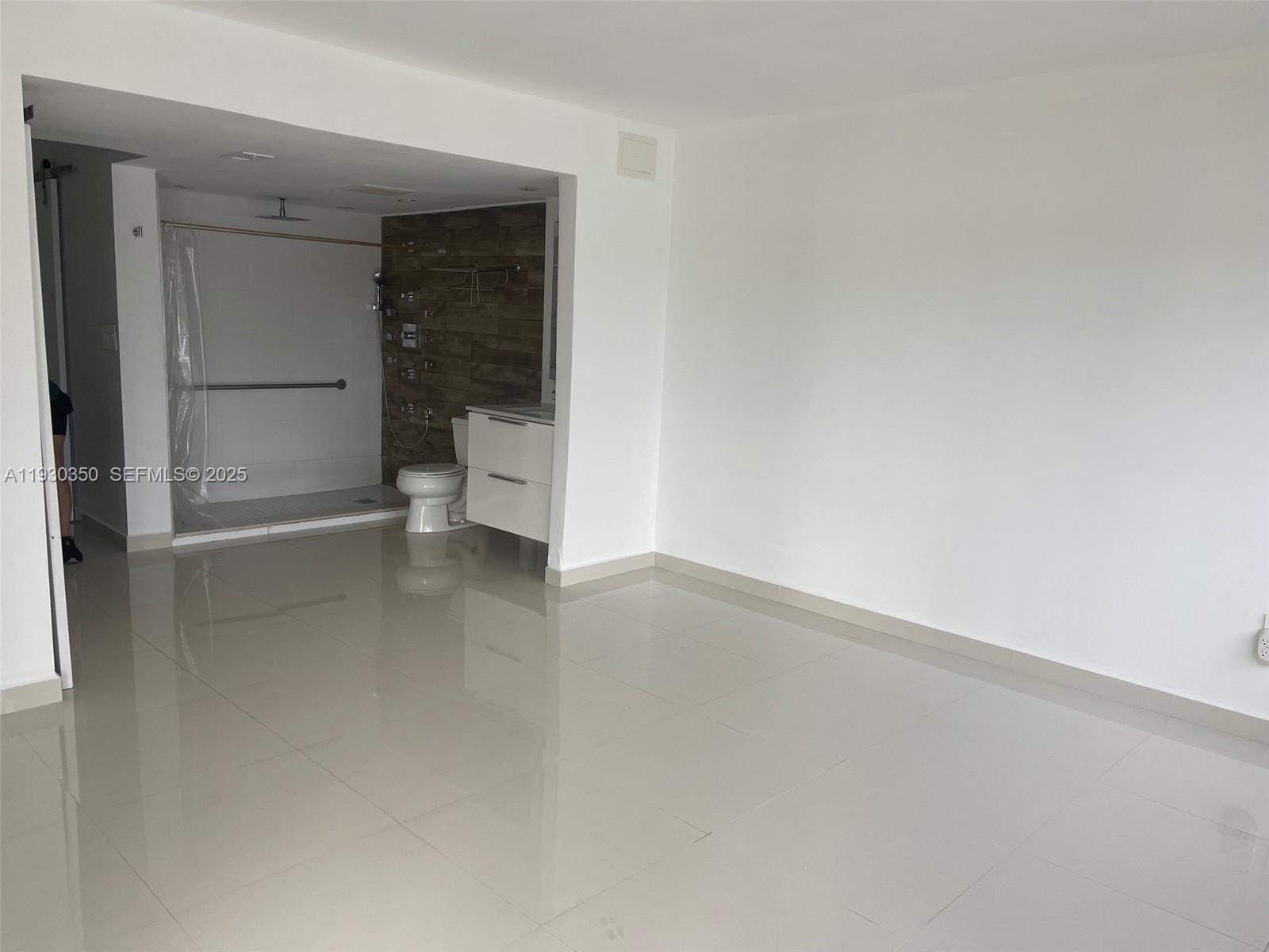 1670 NE 191st Street 213-3, Miami, FL 33179 photo 8