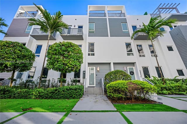 9153 NW 33rd Street, Contempo Townhomes, Doral, FL