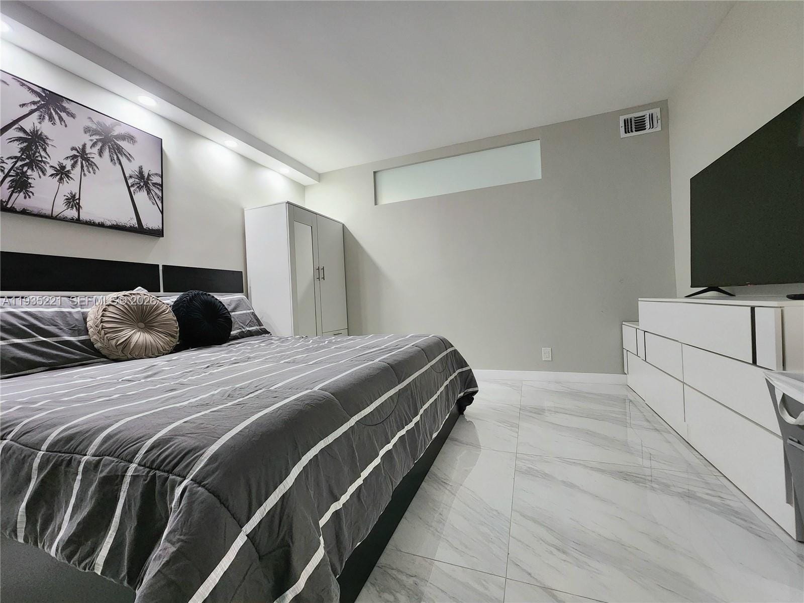 3725 S Ocean Drive 425 — photo 8