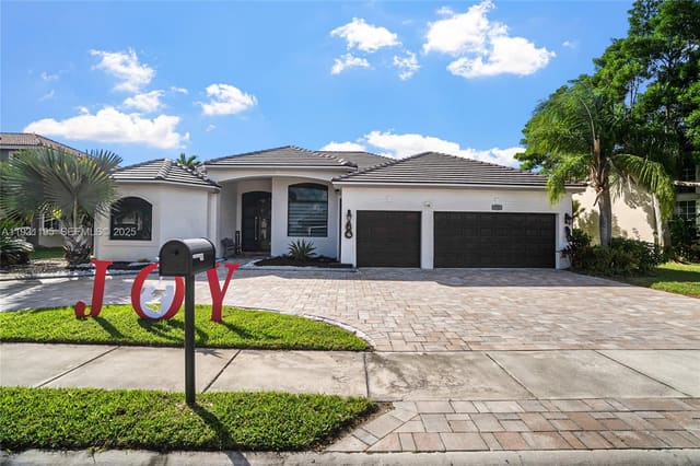 976 SW 159th Way, sold in Pasadena At Pembroke Shor, Pembroke Pines, FL
