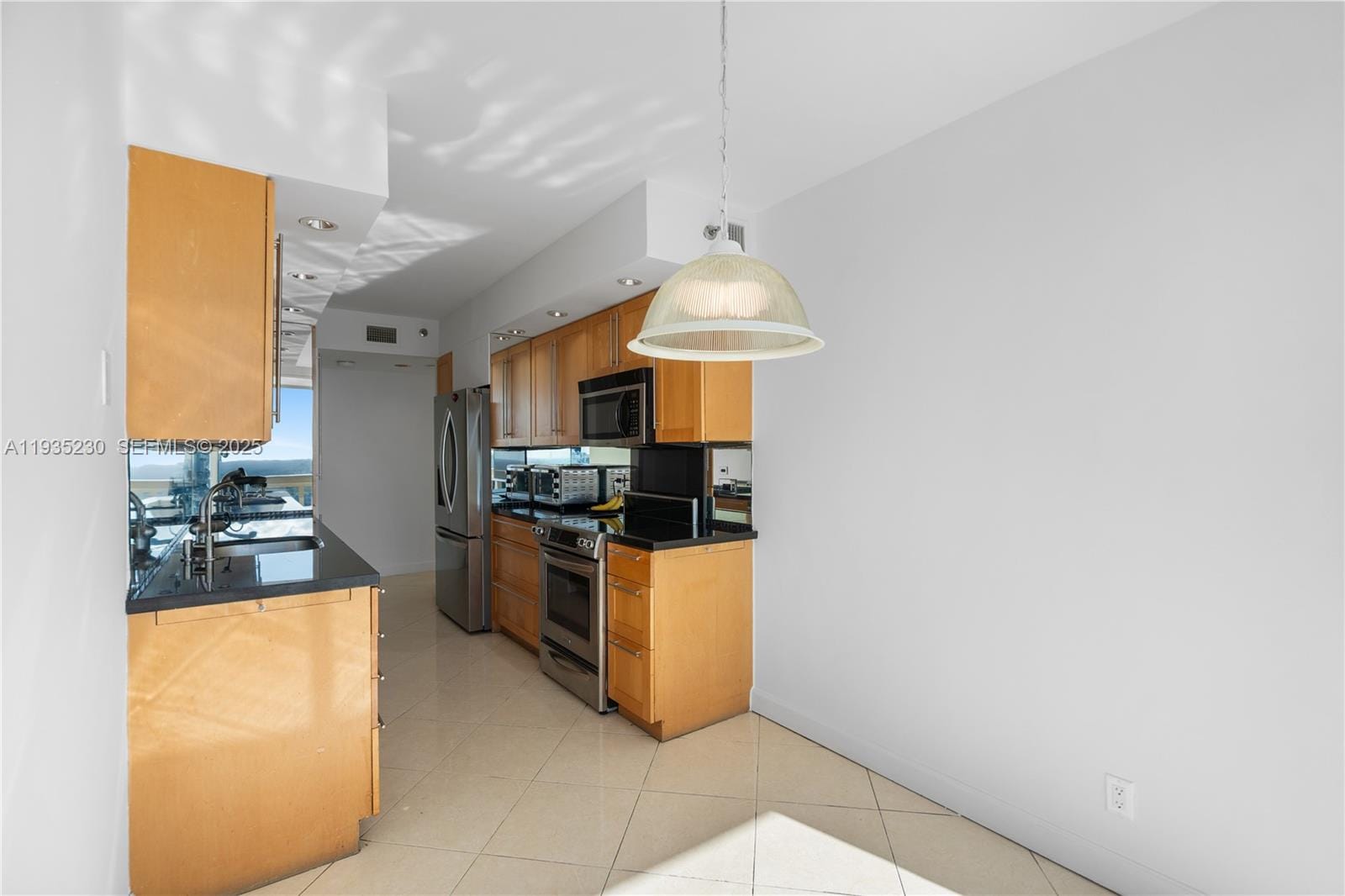 1000 W Island Boulevard 3002, Aventura, FL 33160 photo 11