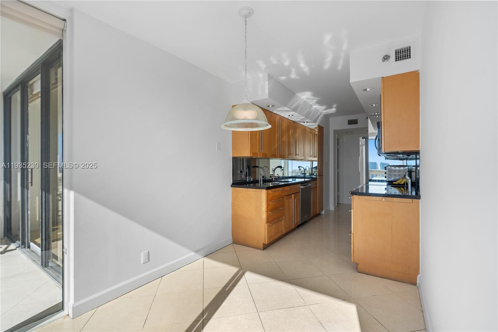 1000 W Island Boulevard 3002, Aventura, FL 33160 photo 12