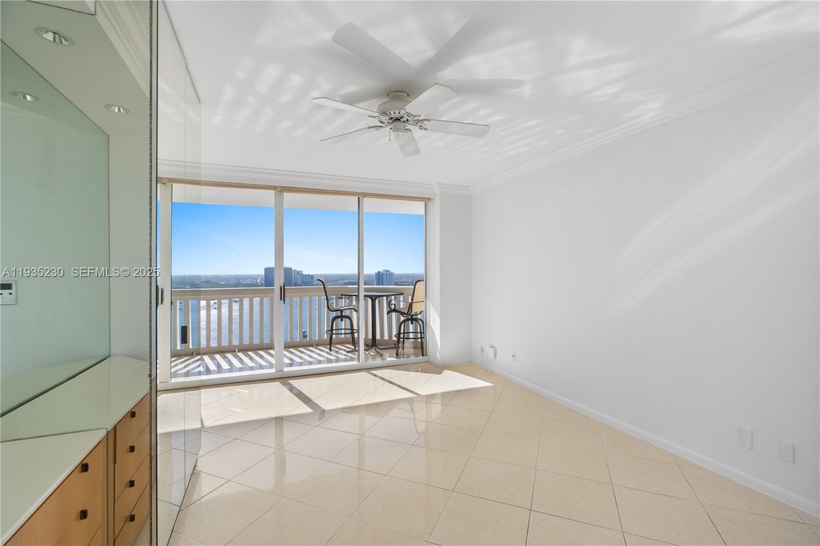 1000 W Island Boulevard 3002, Aventura, FL 33160 photo 13