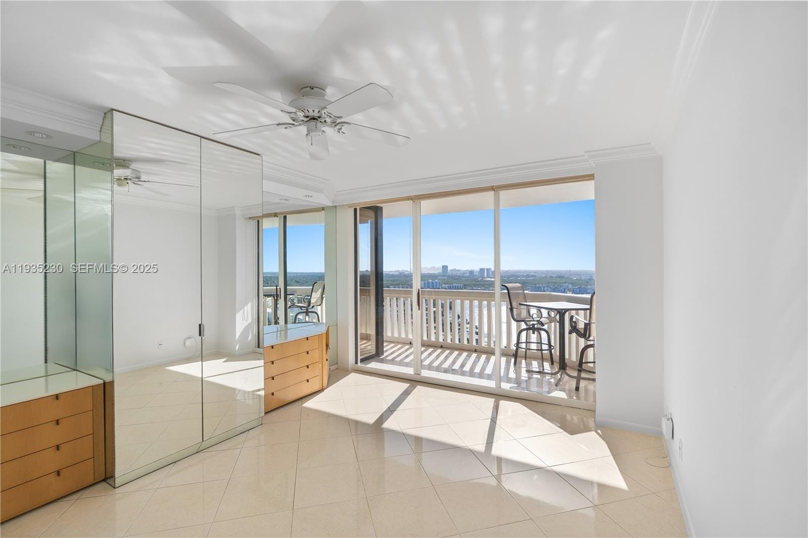 1000 W Island Boulevard 3002, Aventura, FL 33160 photo 17