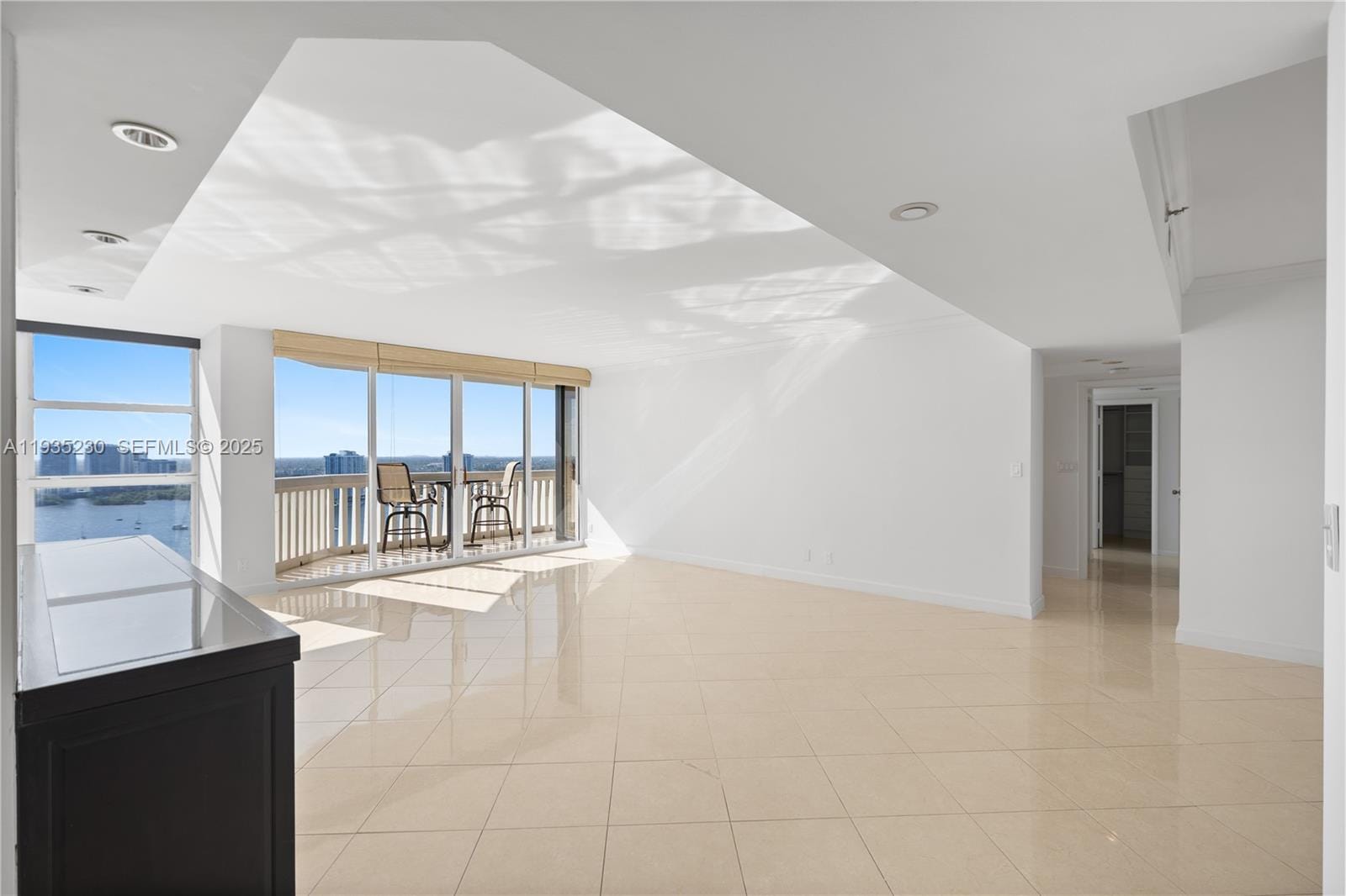 1000 W Island Boulevard 3002, Aventura, FL 33160 photo 3