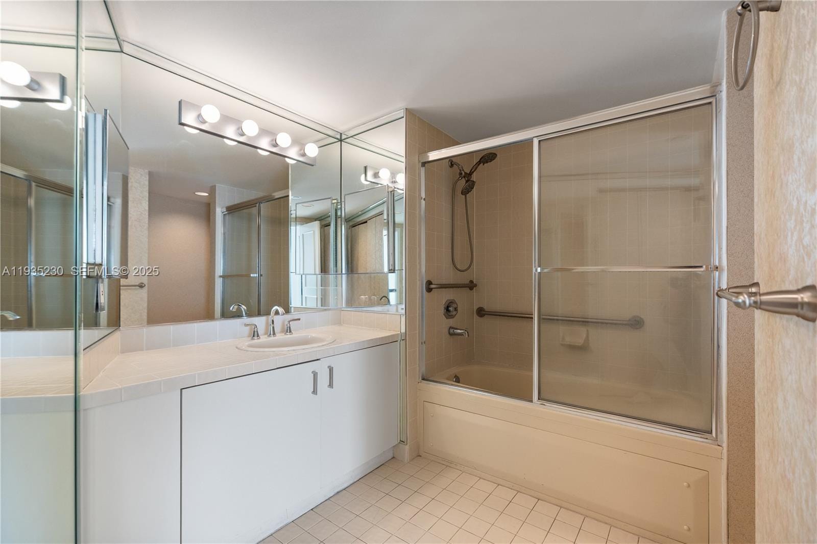 1000 W Island Boulevard 3002, Aventura, FL 33160 photo 23