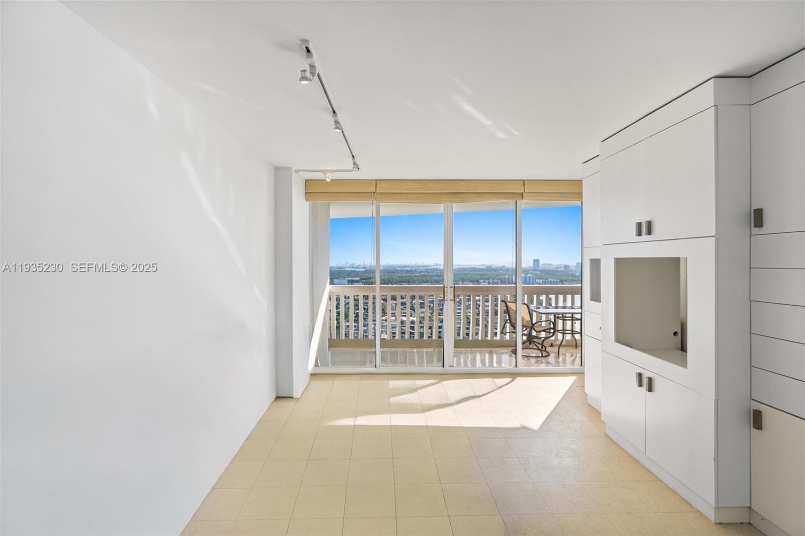 1000 W Island Boulevard 3002, Aventura, FL 33160 photo 29