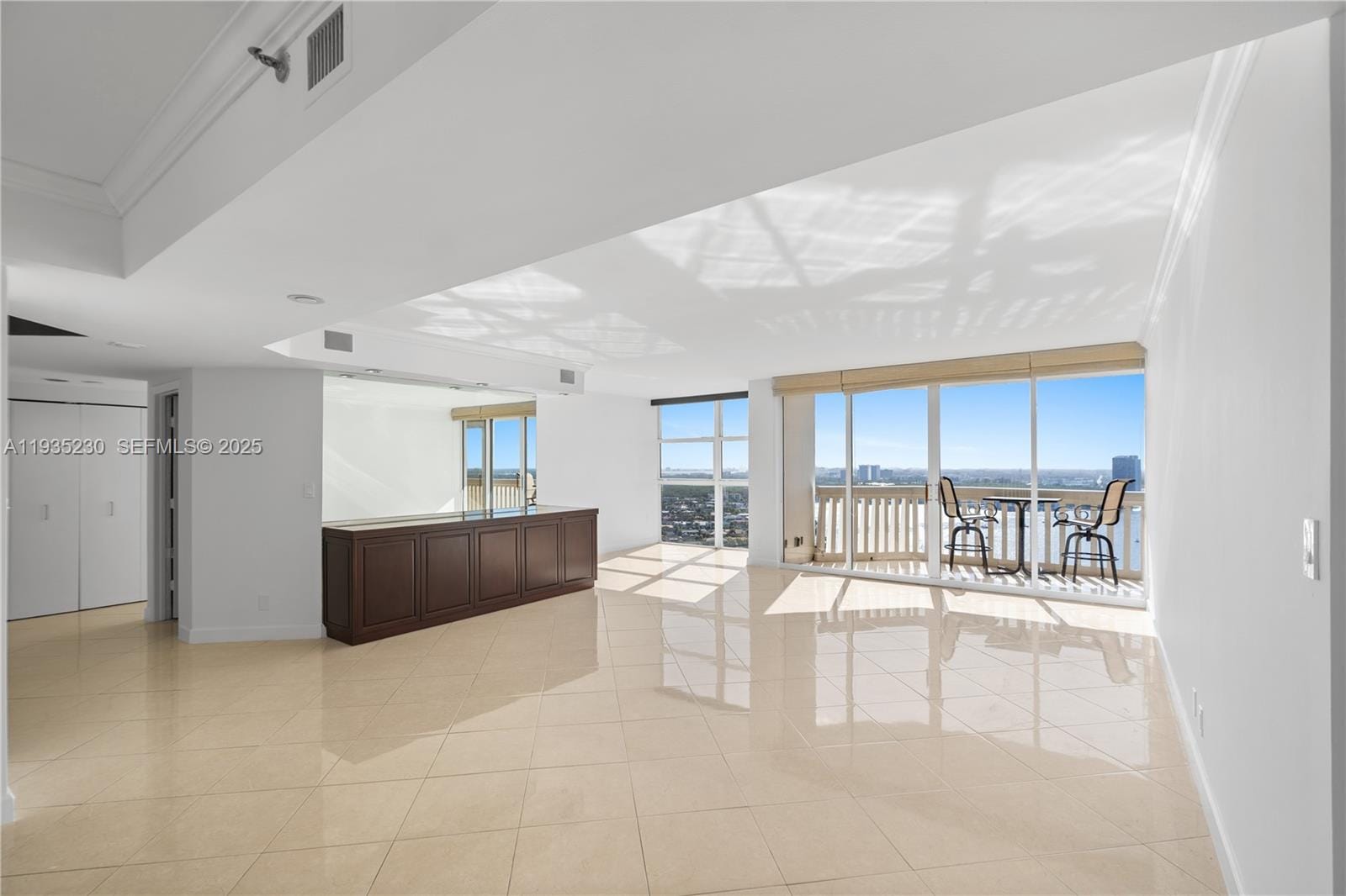 1000 W Island Boulevard 3002, Aventura, FL 33160 photo 5