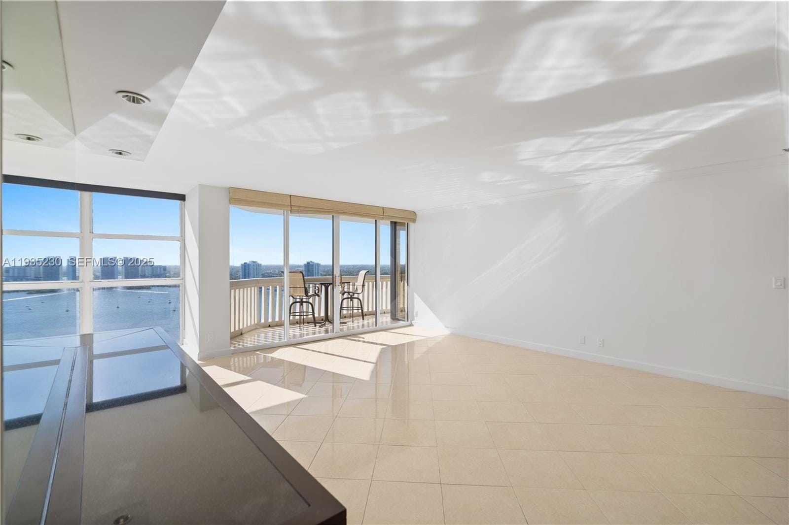 1000 W Island Boulevard 3002, Aventura, FL 33160 photo 7