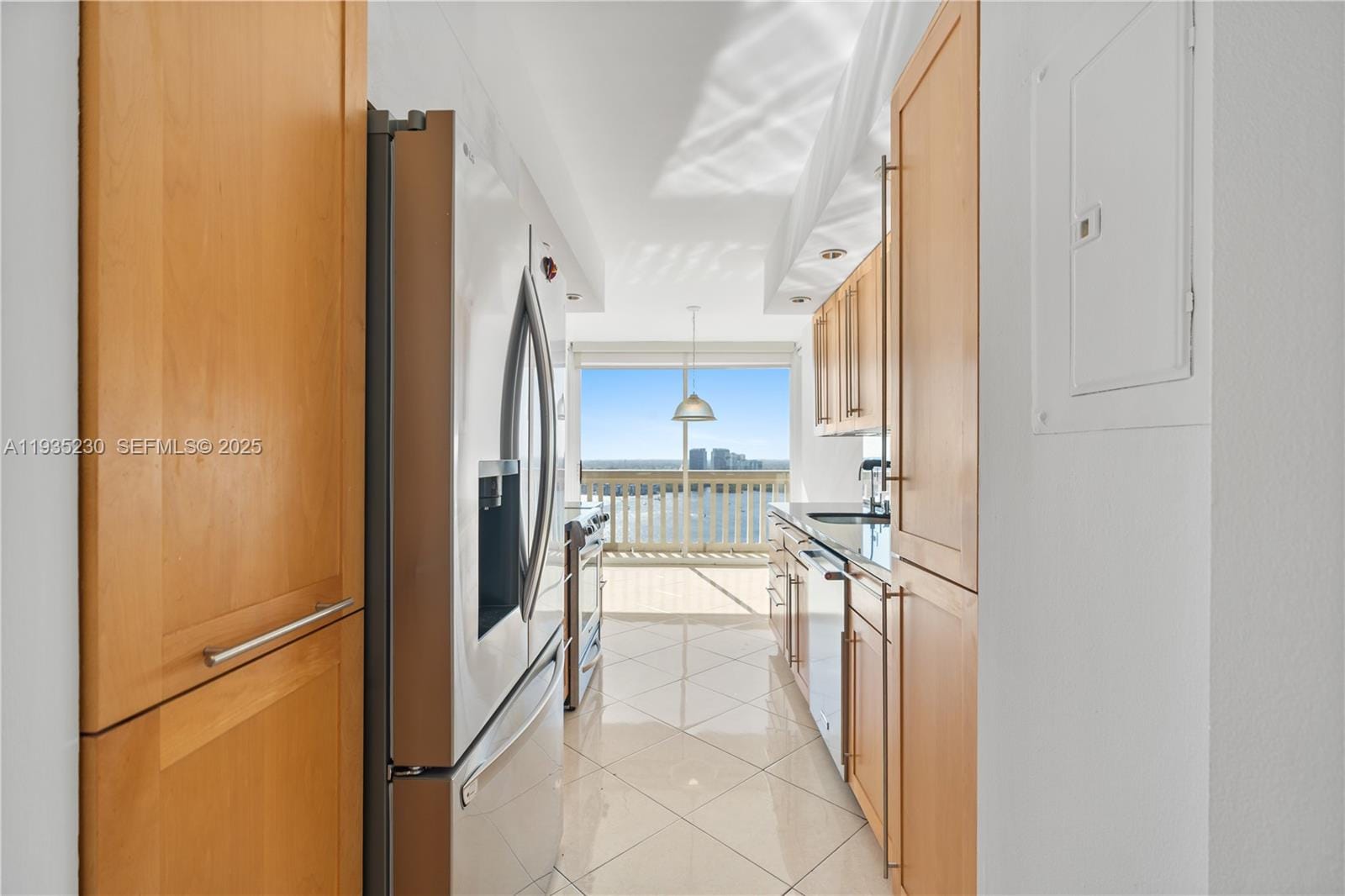 1000 W Island Boulevard 3002, Aventura, FL 33160 photo 10