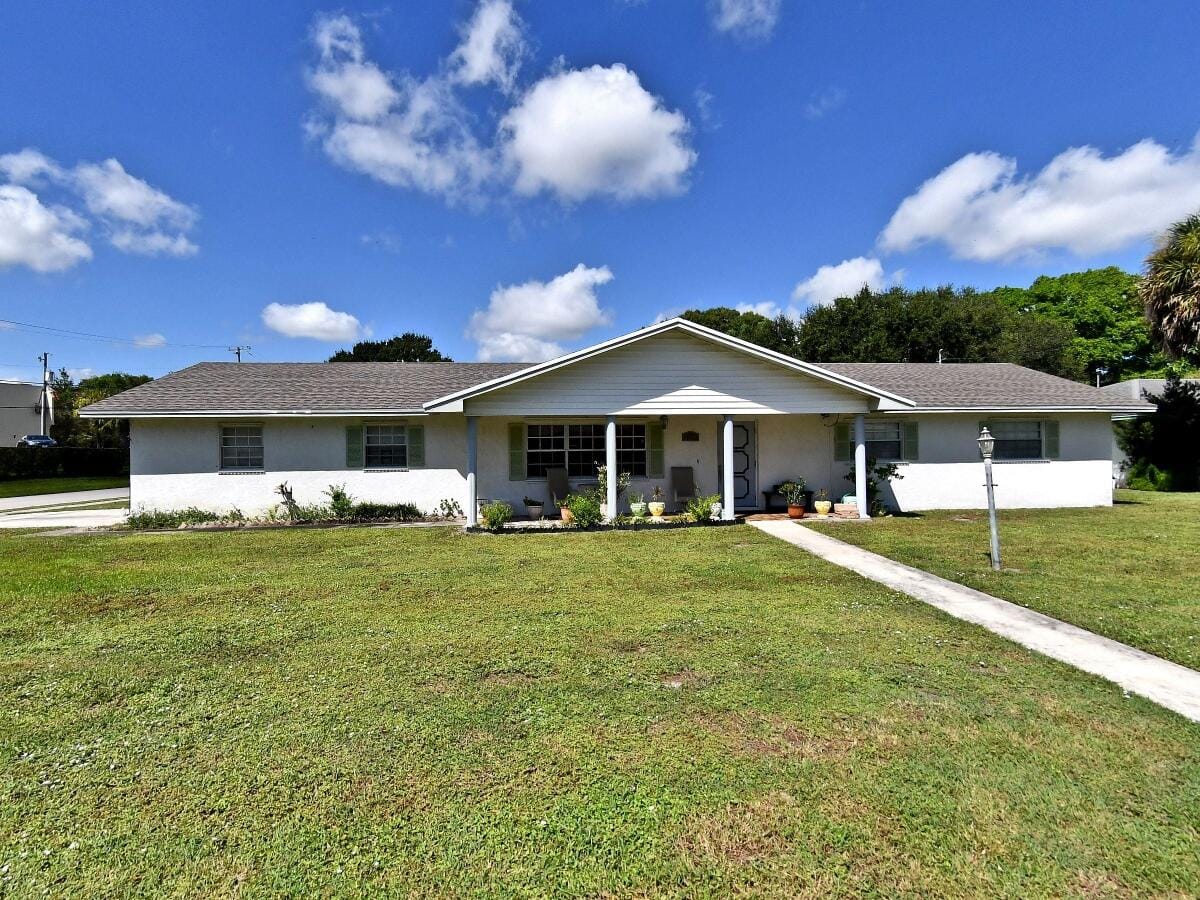 1907 Colonial Road, Fort Pierce, FL 34950