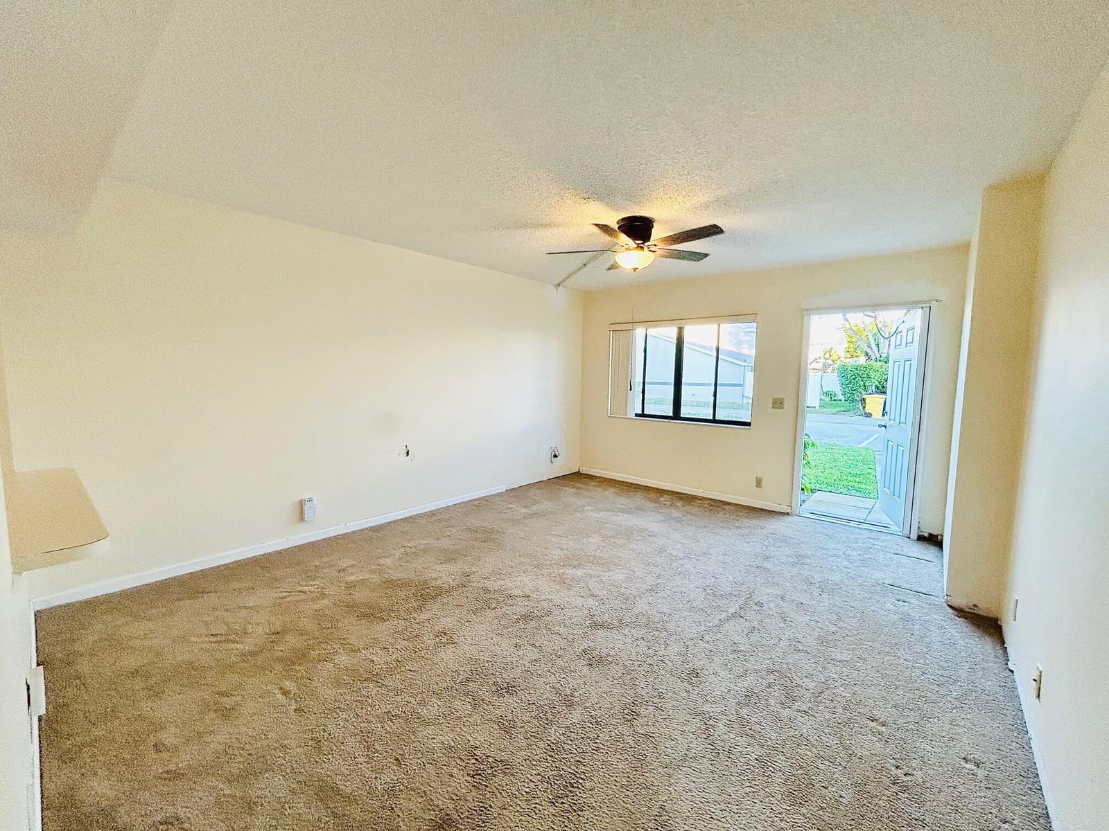2641 Gately Drive W 509, West Palm Beach, FL 33415 photo 12