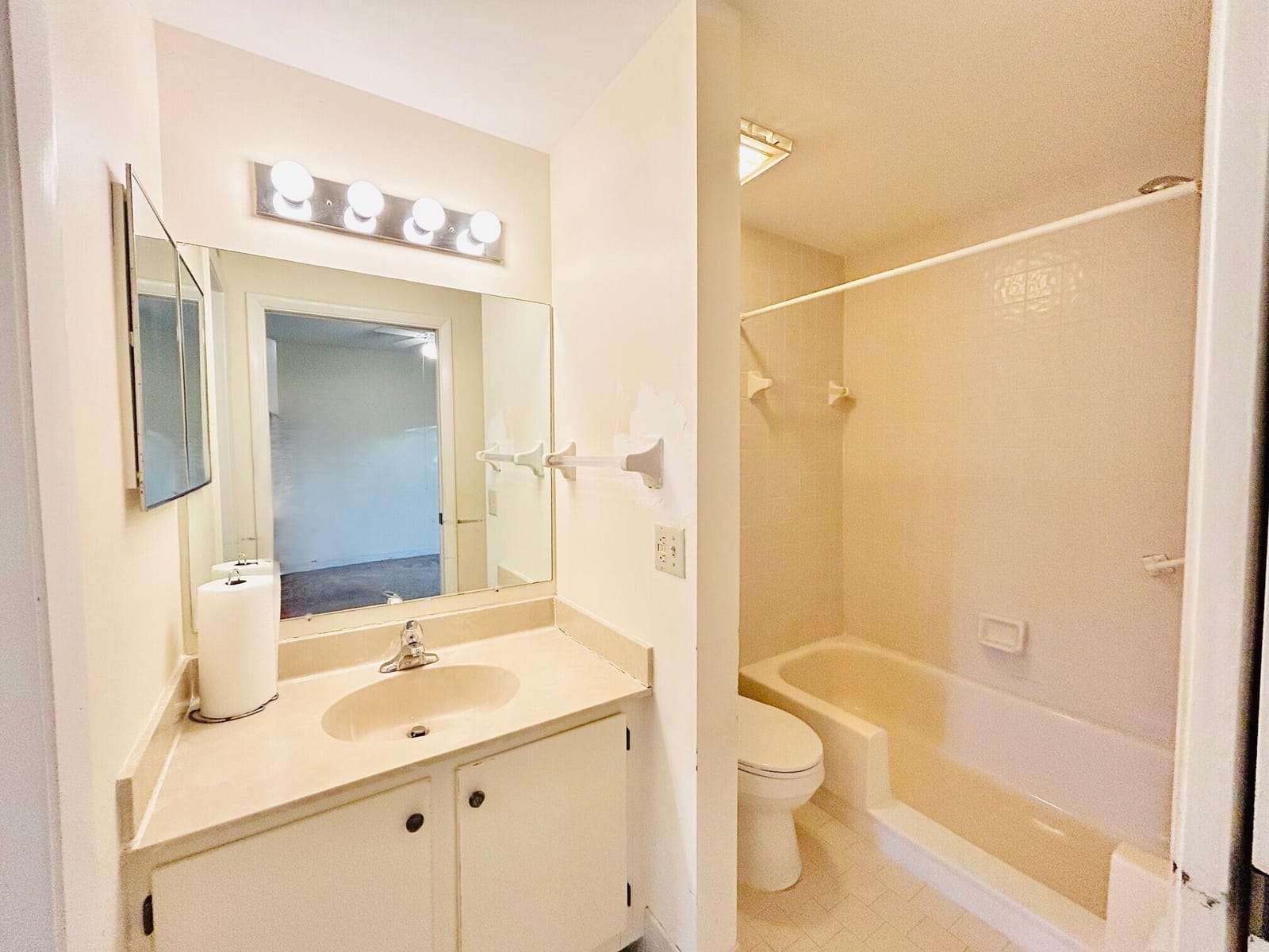 2641 Gately Drive W 509, West Palm Beach, FL 33415 photo 22