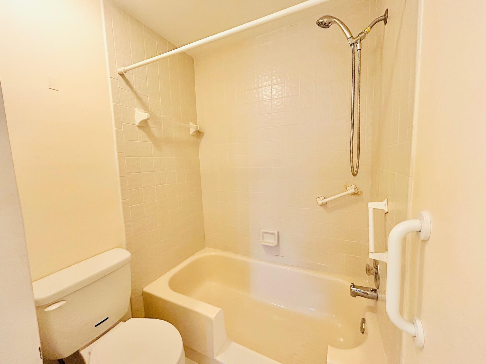 2641 Gately Drive W 509, West Palm Beach, FL 33415 photo 23