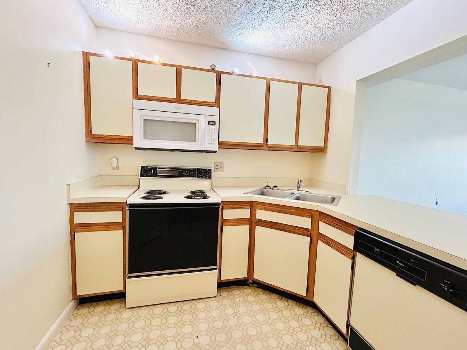 2641 Gately Drive W 509, West Palm Beach, FL 33415 photo 4