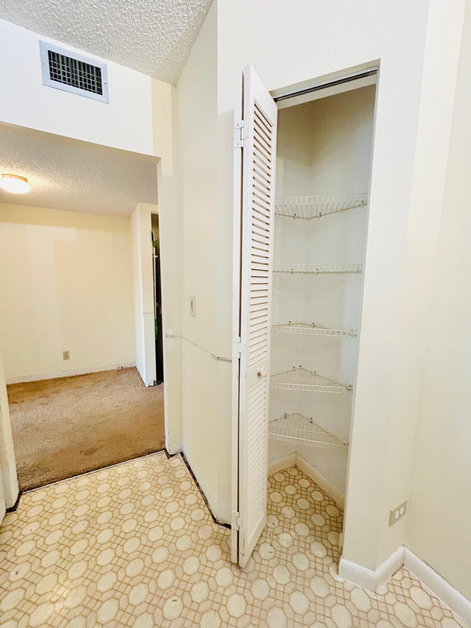 2641 Gately Drive W 509, West Palm Beach, FL 33415 photo 9