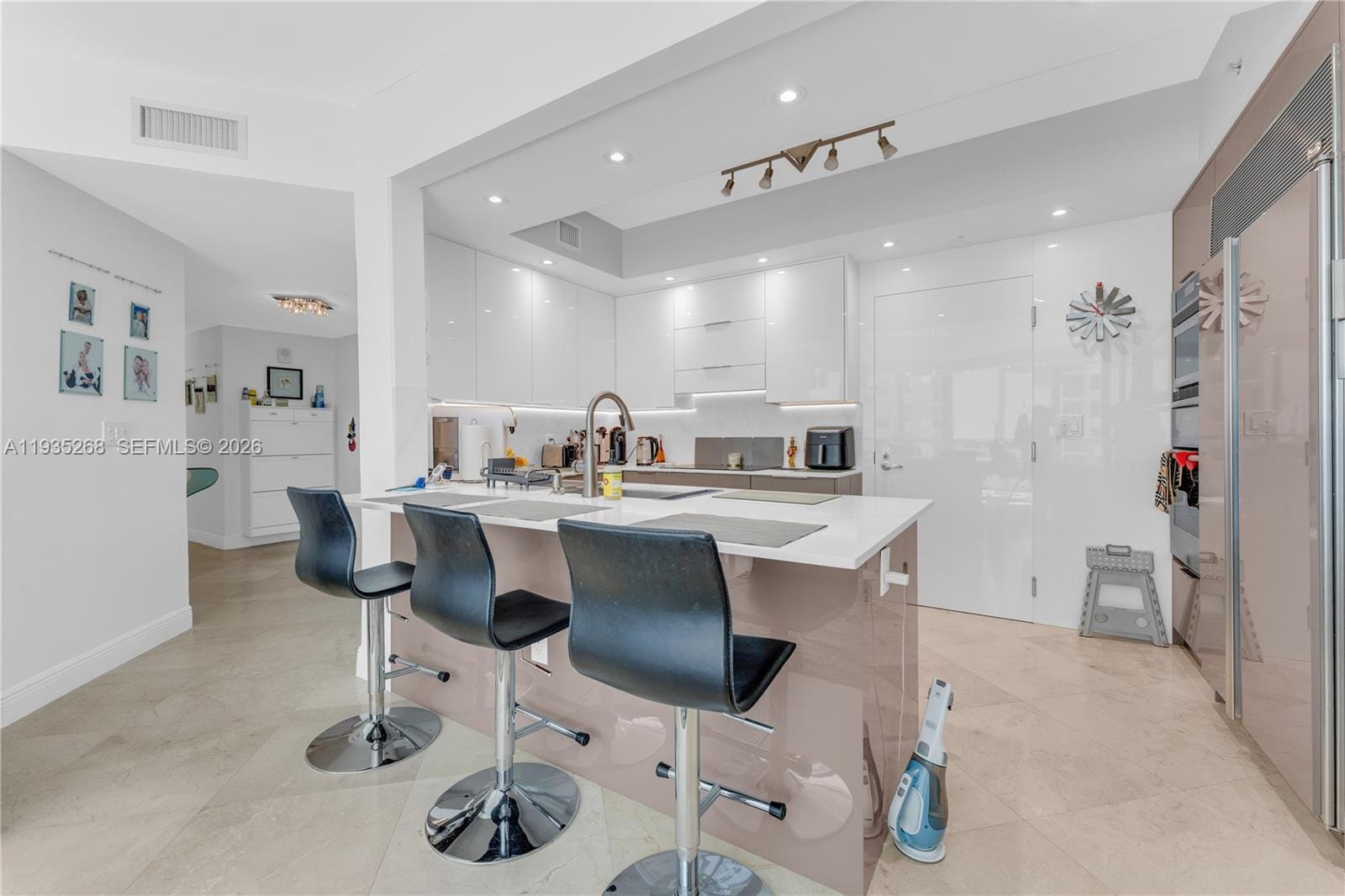 3101 S Ocean Drive 606 — photo 11