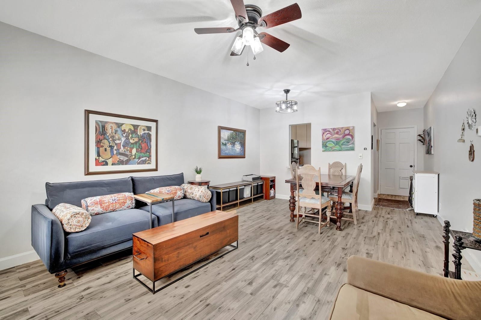 1450 N Riverside Drive 102 — photo 2
