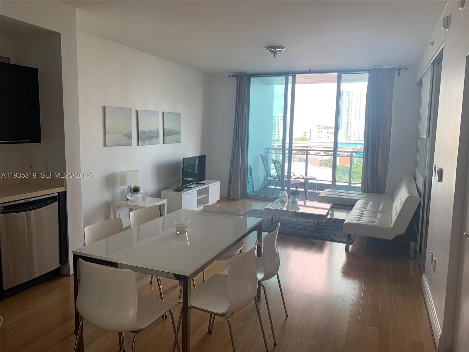 90 SW 3rd Street 1211, Miami, FL 33130 photo 4