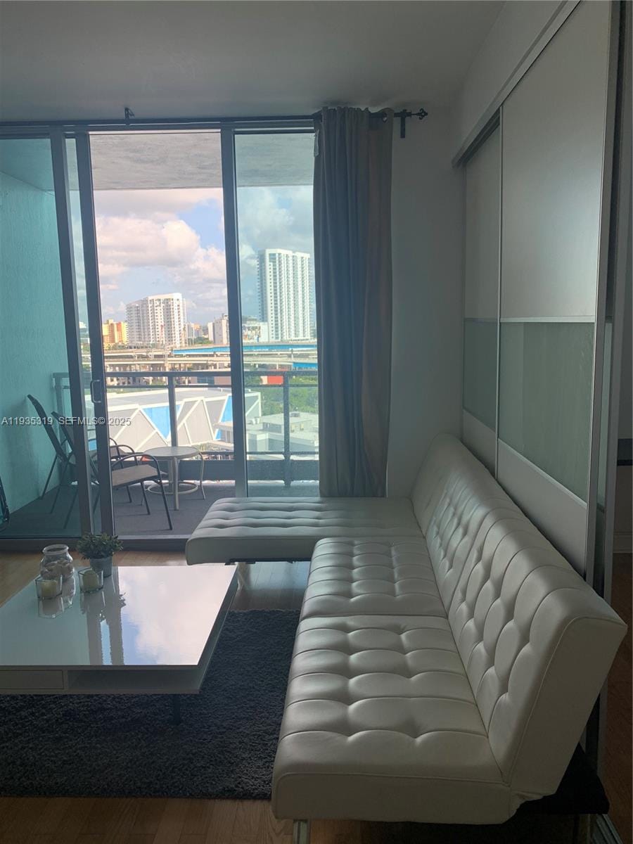 90 SW 3rd Street 1211, Miami, FL 33130 photo 6
