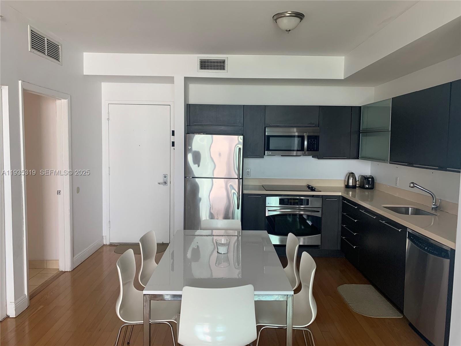 90 SW 3rd Street 1211, Miami, FL 33130 photo 8