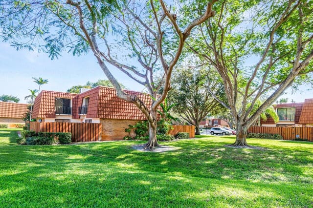 1825 San Juan Drive 16-C, sold in Spanish Wells Condo I, Delray Beach, FL