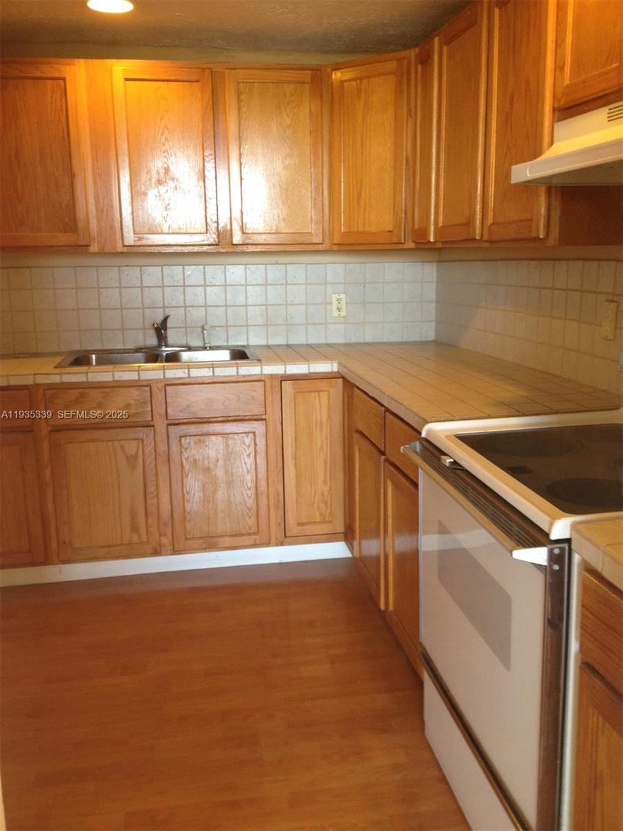2025 NE 164th Street 1006 — photo 5