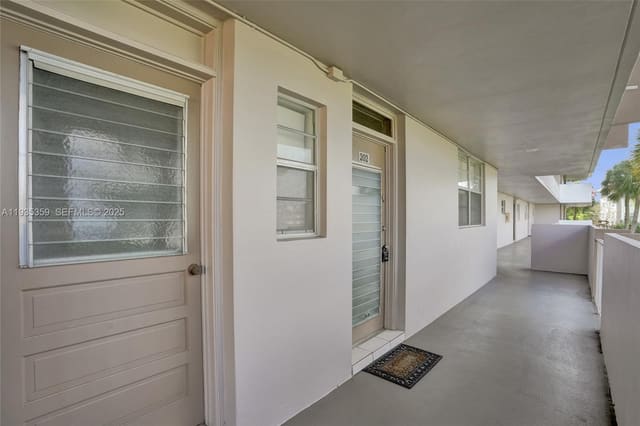 2800 NW 47th Terrace 202A, sold in Lauderdale Oaks, Lauderdale Lakes, FL