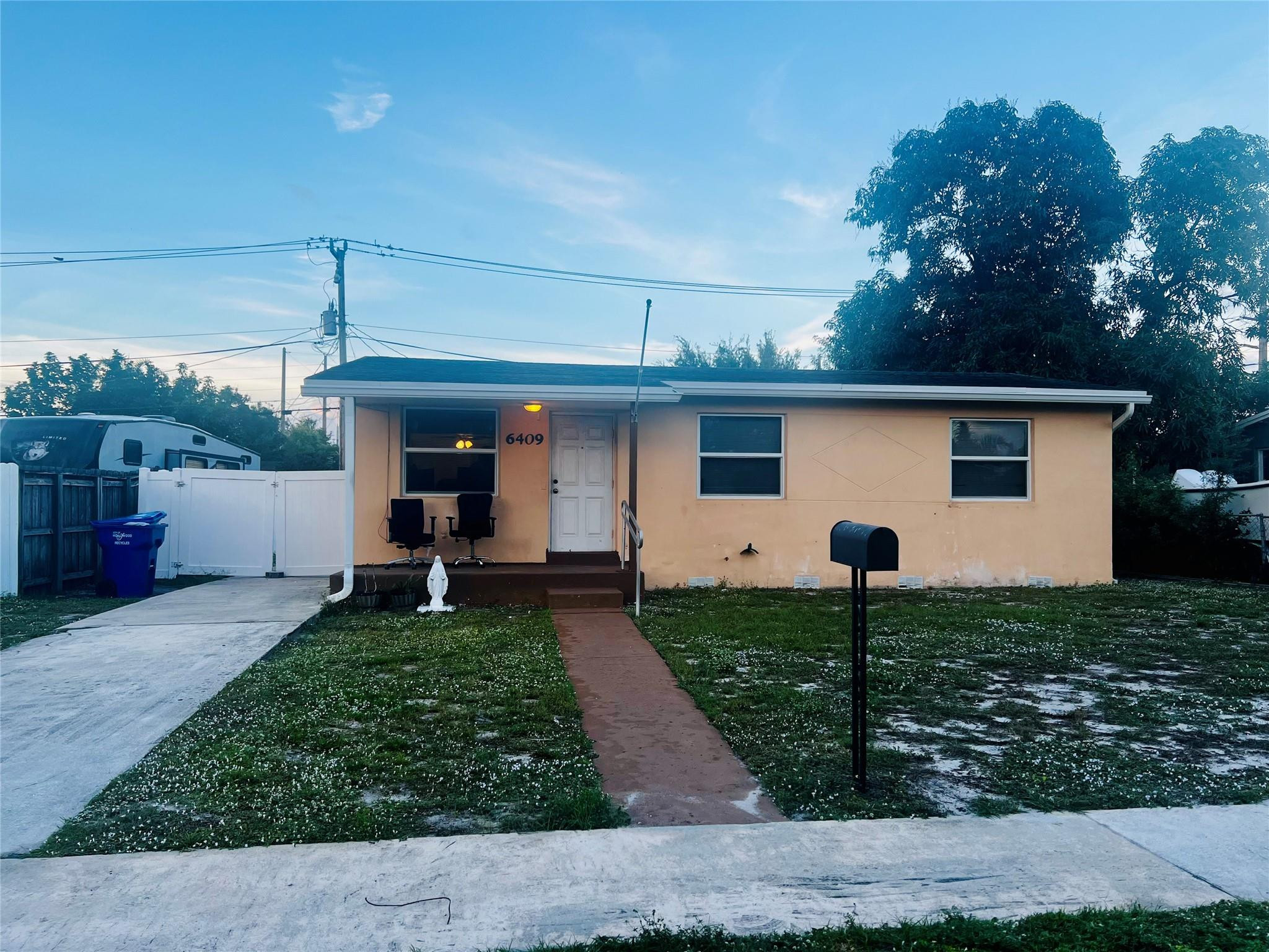 6409 Franklin Street, Hollywood, FL 33024, Hollywood