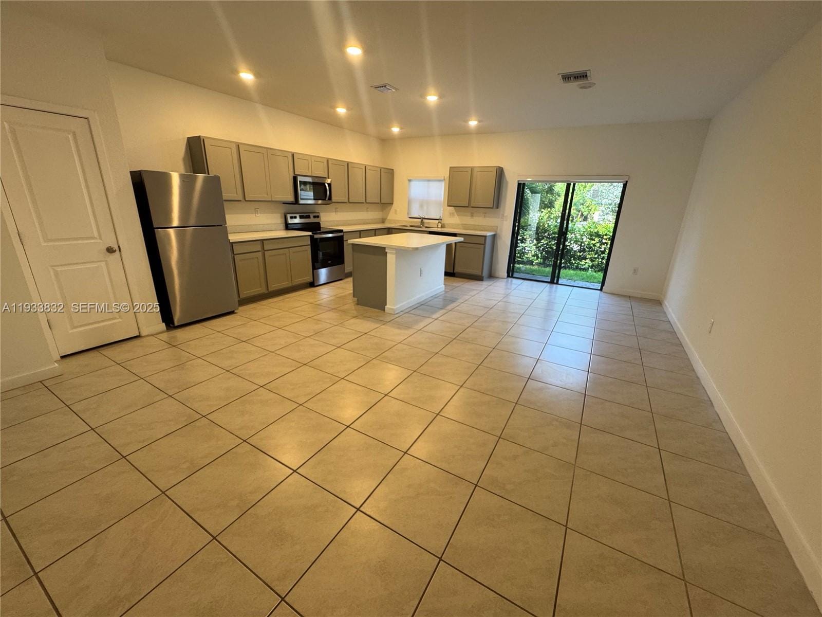 817 NW 3rd Way, Pompano Beach, FL 33060 photo 5