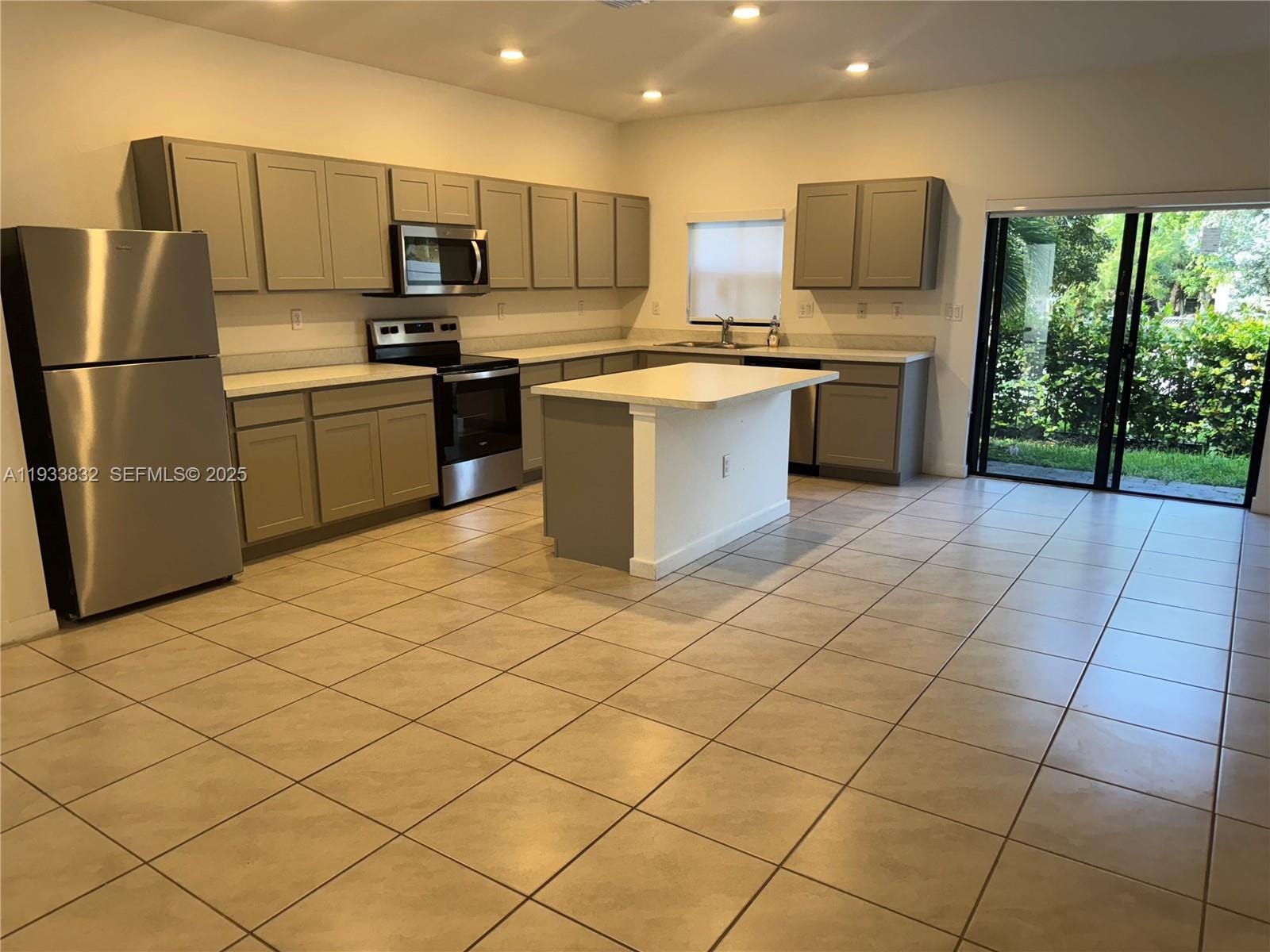 817 NW 3rd Way, Pompano Beach, FL 33060 photo 6