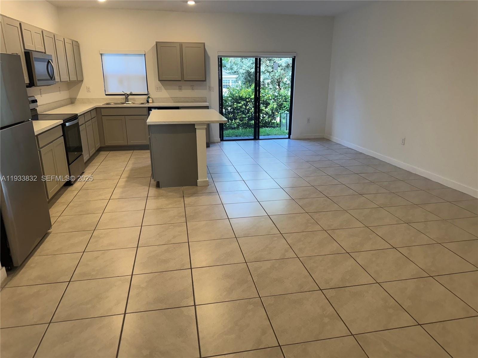 817 NW 3rd Way, Pompano Beach, FL 33060 photo 7