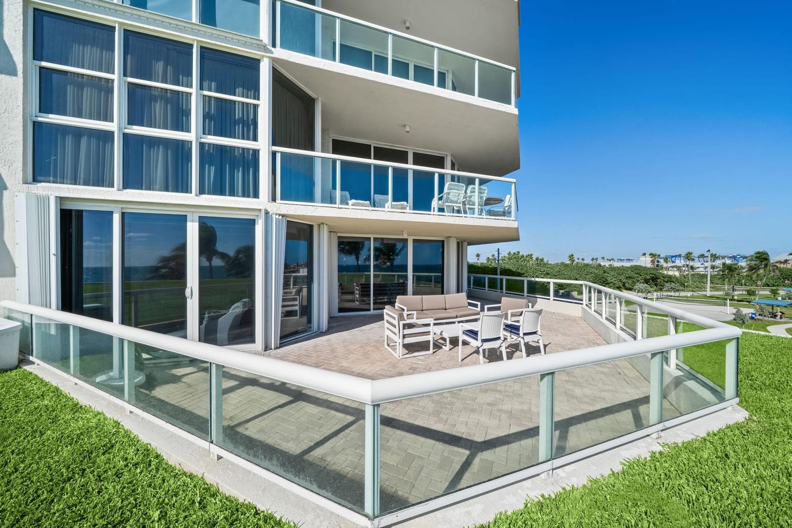 6051 N Ocean Drive 305 — photo 2