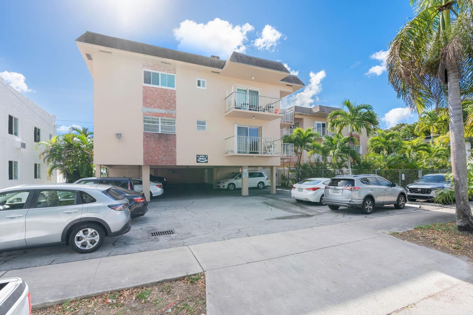 1840 Dewey Street 101, Hollywood, FL 33020
