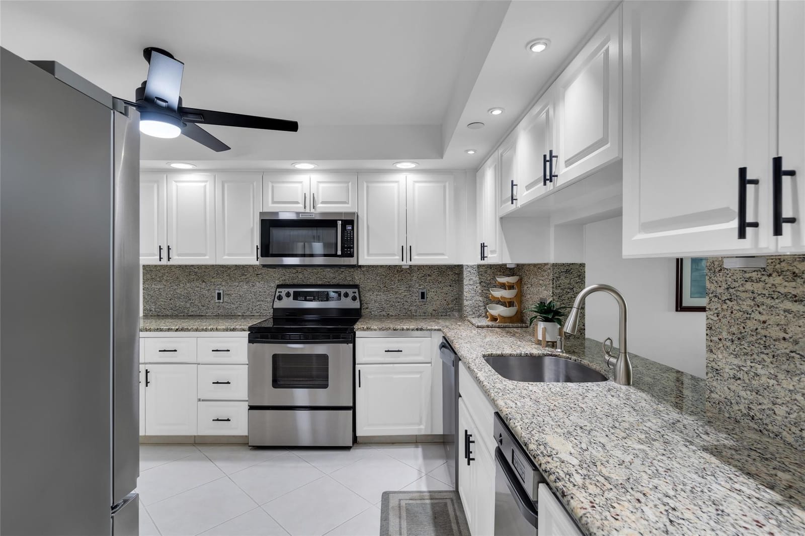 1167 Hillsboro Mile 306, Hillsboro Beach, FL 33062 photo 16
