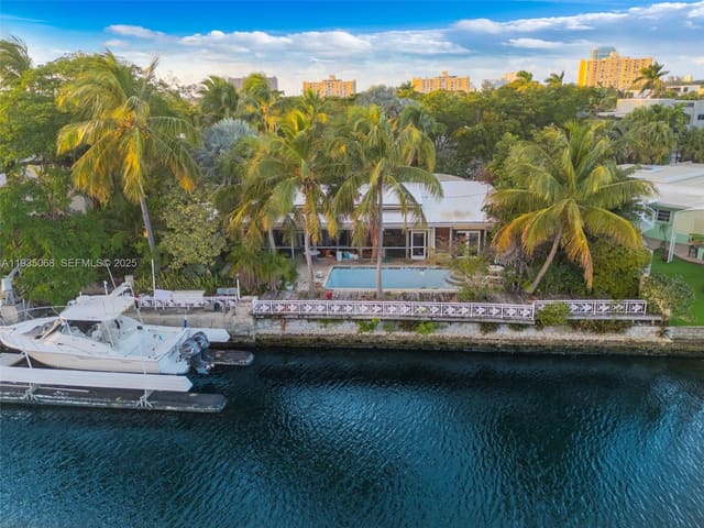 12900 Ixora Circle, sold in Venetian Sec Keystone Poi, North Miami, FL