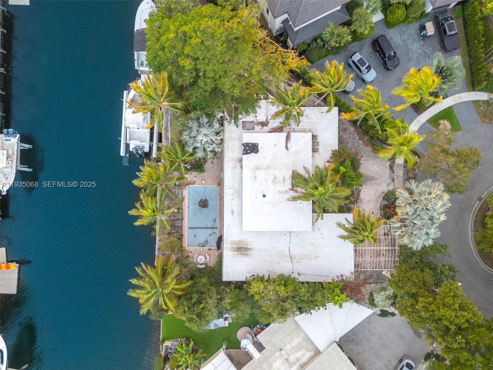 12900 Ixora Circle, North Miami, FL 33181 photo 3
