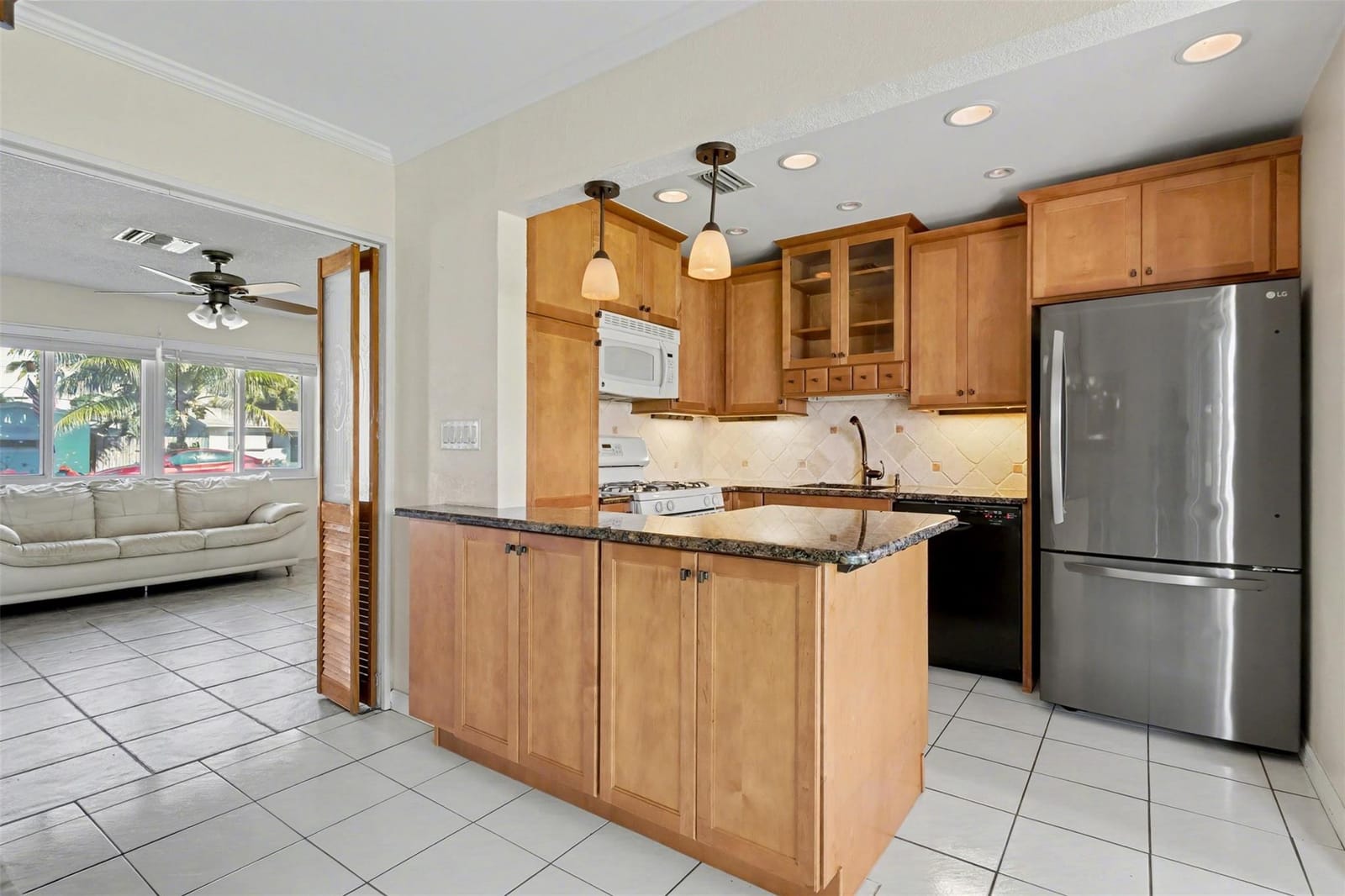6430 Harding Street — photo 6