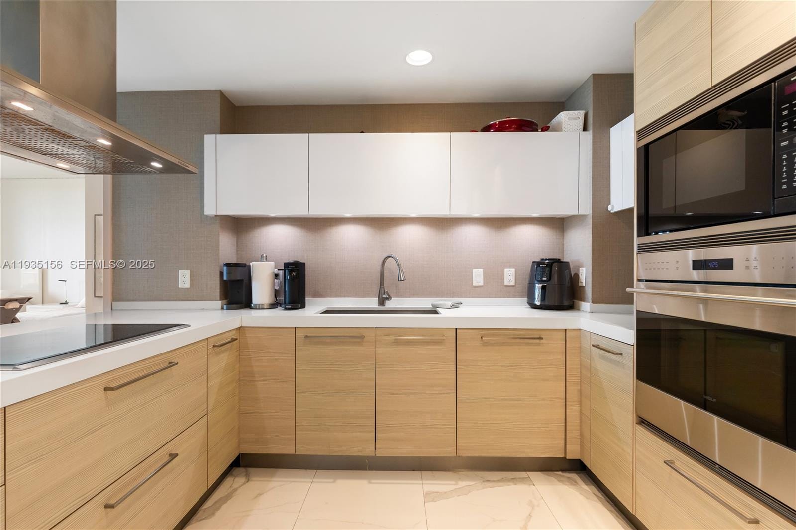 17301 Biscayne Boulevard 908, North Miami Beach, FL 33160 photo 13