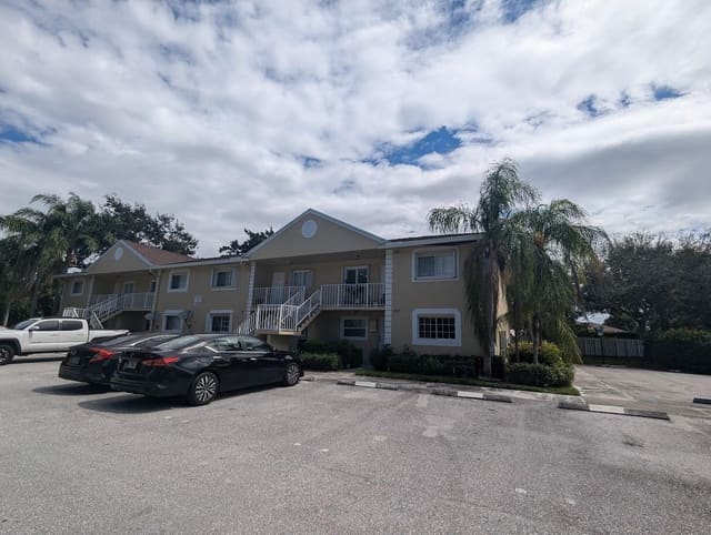 104 Palm Beach Trace Drive, sold in Palm Beach Trace Condo, Royal Palm Beach, FL