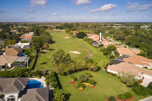109 Golfview Court, sold in Preston At Pga National, Palm Beach Gardens, FL
