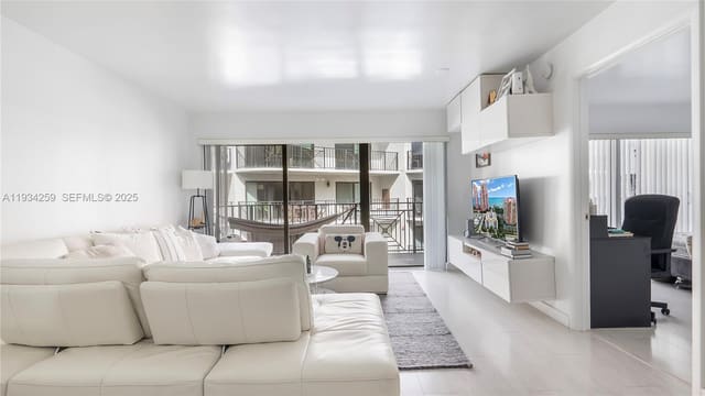 2029 N Ocean Boulevard 404, Tradewinds By The Sea, Fort Lauderdale, FL
