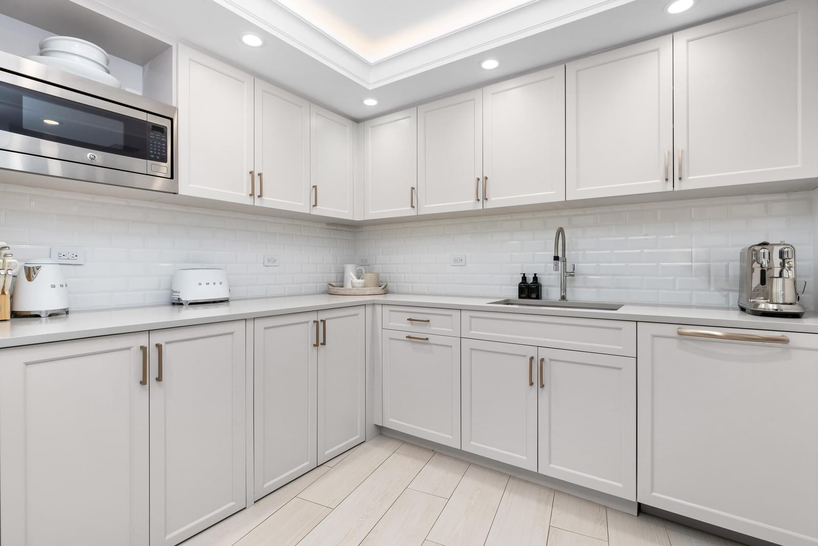 130 Sunrise Avenue 216, Palm Beach, FL 33480 photo 6