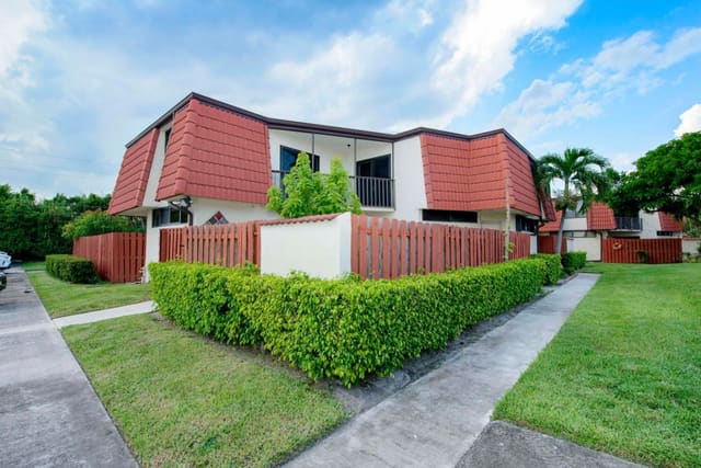 3861 Victoria Dr Drive 3861, West Palm Beach, FL 33406