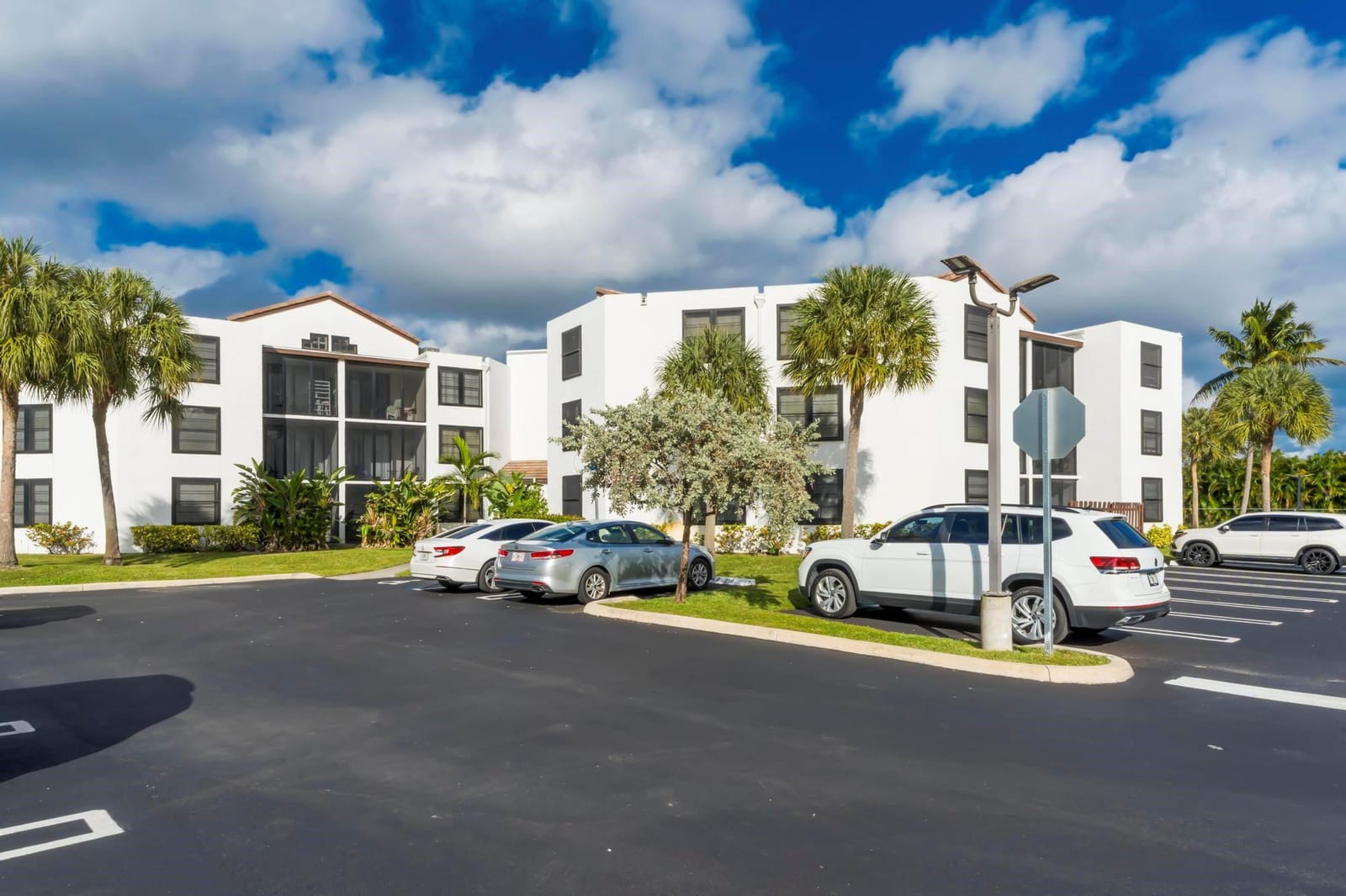 210 Lake Pointe Drive 103, Oakland Park, FL 33309
